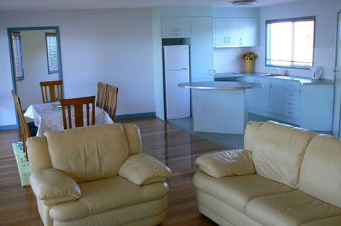 Sandy Point Beach Escape - Australia Accommodation 3