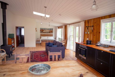 Sandalwood Shearing Shed - Australia Accommodation 3
