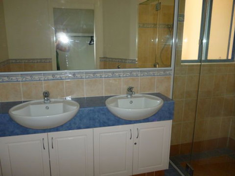 Sea Star Holiday Apartments - Australia Accommodation 8