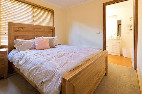 Snow Valley Lodge - Australia Accommodation 1