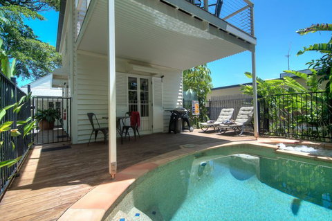 Port Douglas Cottage & Lodge - Australia Accommodation 4