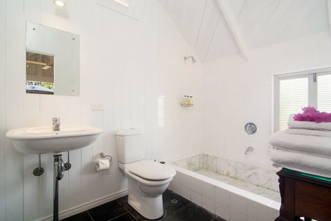 Port Douglas Cottage & Lodge - Australia Accommodation 6