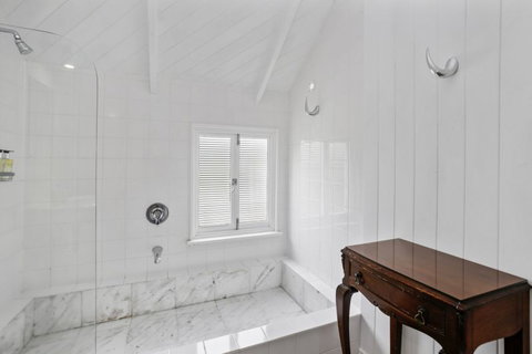 Port Douglas Cottage & Lodge - Australia Accommodation 9