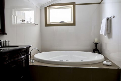 Bli Bli House Luxury Accommodation - Australia Accommodation 12