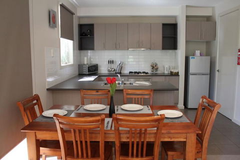 Central Shepparton Apartments - Australia Accommodation 2
