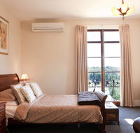 Azidene House  Spa Apartments - Australia Accommodation