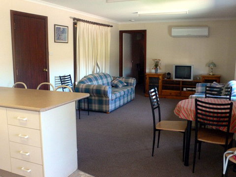 Back O' Bourke Accommodation - Australia Accommodation 2