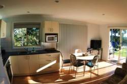 Beach Cabins Merimbula - Australia Accommodation 8