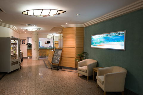 Beachcomber International Resort - Australia Accommodation 1