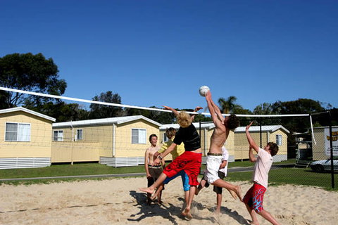 Beachfront Holiday Resort - Australia Accommodation 4