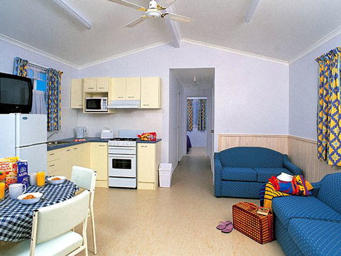 Beachfront Holiday Resort - Australia Accommodation 7