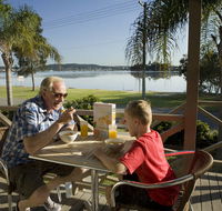 Belmont Pines Lakeside Holiday Park - Australia Accommodation