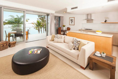 Blue Dolphin Holiday Resort - Australia Accommodation 0