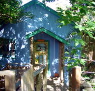 Blue Poles Cafe Gallery  BB - Australia Accommodation