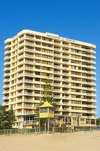 Breakers North - Absolute Beach Front Holiday Apartments - Australia Accommodation 3