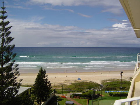 Breakers North - Absolute Beach Front Holiday Apartments - Australia Accommodation 6