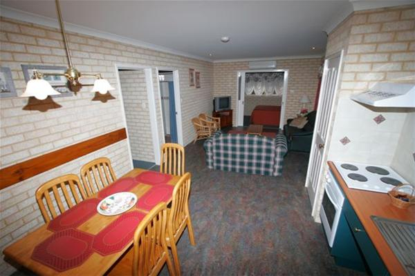 Busselton Villas and Caravan Park - Australia Accommodation