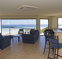Cliff House Beachfront Villas - Australia Accommodation