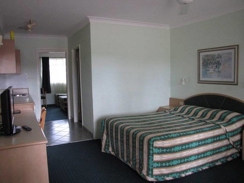 Colonial Terrace Motor Inn - Australia Accommodation 2