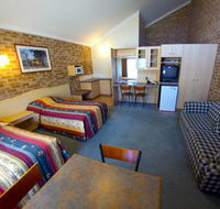 Country Gardens Motor Inn - Australia Accommodation