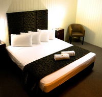 Country Plaza Motor Inn - Australia Accommodation