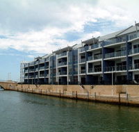 Dolphin Quay Apartment Hotel - Australia Accommodation