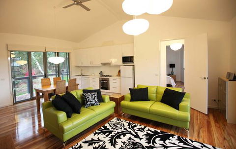 Dalrymples Guest Cottages - Australia Accommodation 2