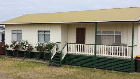 Higgins Holiday Home - Australia Accommodation 0