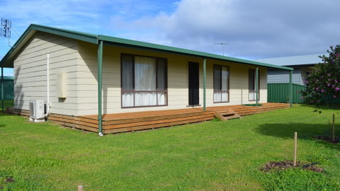 Elanora - Australia Accommodation 0
