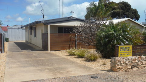 Moonta Bay Retreat - Australia Accommodation 0