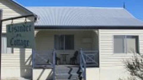 Pennell's Lysander Cottage - Australia Accommodation 0