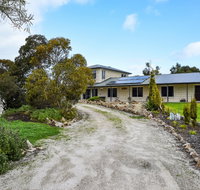 McKinnon's Holiday Home - Australia Accommodation
