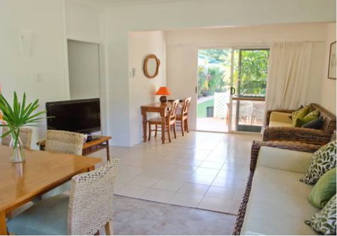 Cairns Beaches Affordable Holiday Accommodation - Australia Accommodation 0