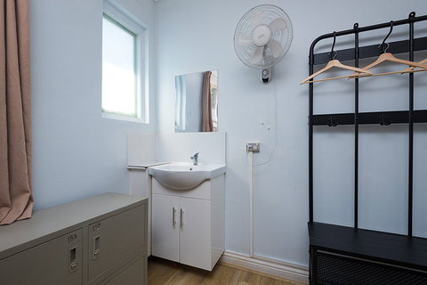 Red Star Sydney - Australia Accommodation 1