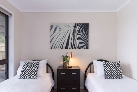 Jacaranda Cottages - Australia Accommodation 11