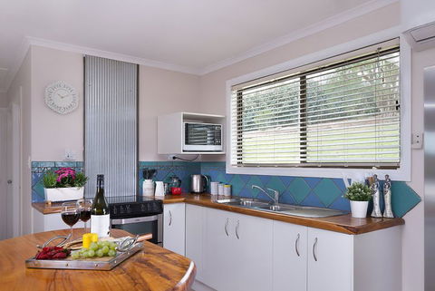 Jacaranda Cottages - Australia Accommodation 16