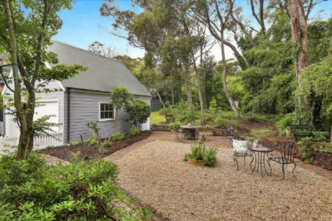 Lavender Manor And Majestic - Australia Accommodation 12