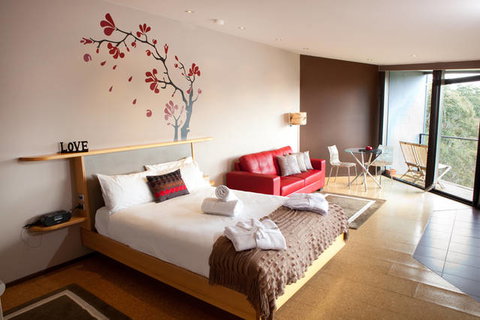 Eagle View Escape - Australia Accommodation 1