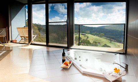 Eagle View Escape - Australia Accommodation 2