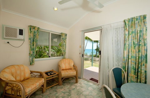 Ellis Beach Oceanfront Bungalows & Caravan Pk - Australia Accommodation 3