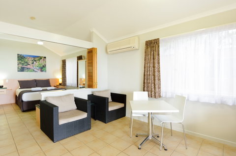 Ellis Beach Oceanfront Bungalows & Caravan Pk - Australia Accommodation 5