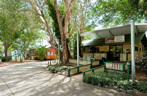 Ellis Beach Oceanfront Bungalows & Caravan Pk - Australia Accommodation 9