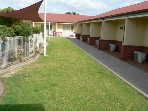 Emerald Explorers Inn - Australia Accommodation 3