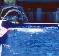 Fountain Court Motor Inn - Australia Accommodation