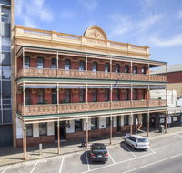 George Hotel  Cafe - Australia Accommodation