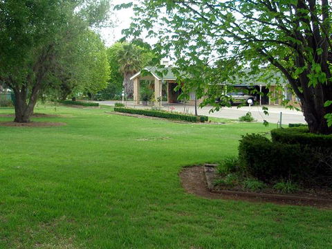 Golfview Motor Inn - Australia Accommodation 0