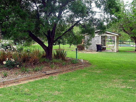 Golfview Motor Inn - Australia Accommodation 2