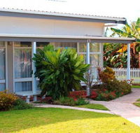 Hibiscus Crown - Australia Accommodation