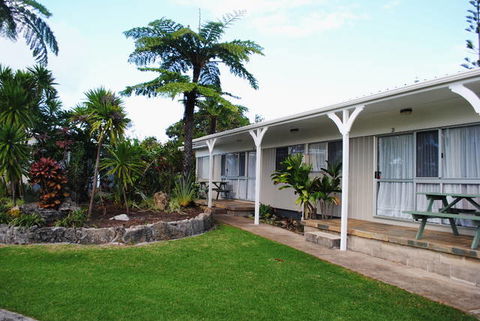 Hibiscus Regal - Australia Accommodation 2