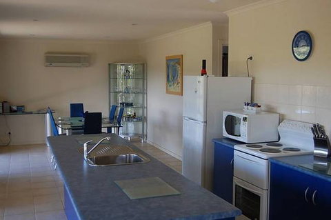 Island Breeze - Australia Accommodation 1